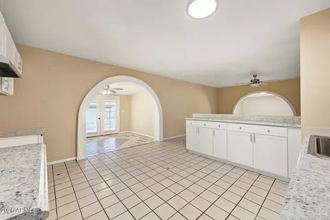 Kitchen - 4630 E Southern Ave, Phoenix, AZ 85042 photo 3 of 3