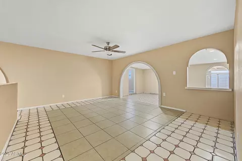 Living - 4630 E Southern Ave, Phoenix, AZ 85042 photo 3 of 4
