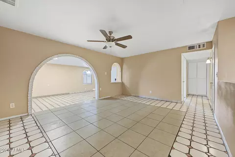 Living - 4630 E Southern Ave, Phoenix, AZ 85042 photo 4 of 4