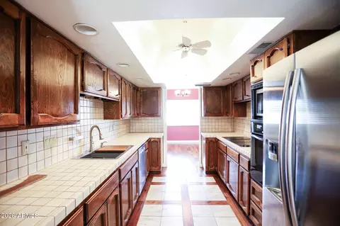 Kitchen - 1713 E Gable Ave, Mesa, AZ 85204 photo 1 of 2