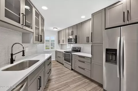 10554 W Ocotillo Dr, Sun City, AZ 85373
