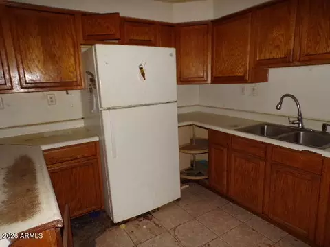 Kitchen - 2117 E Howe Ave, Tempe, AZ 85281 photo 1 of 3