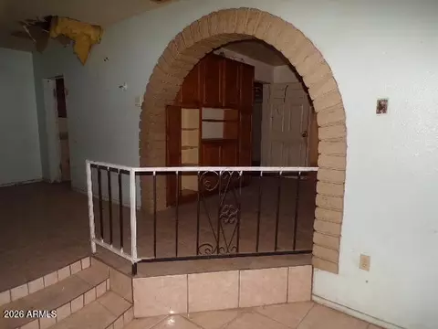 Entry Way - 2117 E Howe Ave, Tempe, AZ 85281 photo 2 of 2