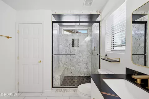 Bath - 3924 E Kent Ave, Gilbert, AZ 85296 photo 3 of 4