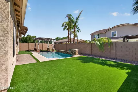 Exterior - 2883 E Ridgewood Ln, Gilbert, AZ 85298 photo 4 of 10