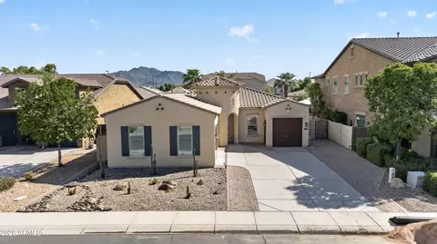 Exterior - 2883 E Ridgewood Ln, Gilbert, AZ 85298 photo 8 of 10