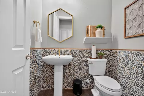 Bath - 2883 E Ridgewood Ln, Gilbert, AZ 85298 photo 6 of 6