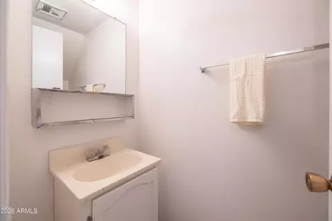 Bath - 2643 W Wolf St, Phoenix, AZ 85017 photo 1 of 3
