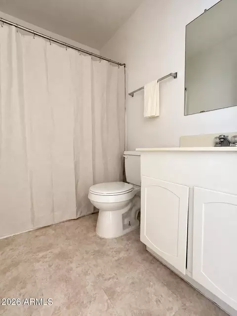 Bath - 2643 W Wolf St, Phoenix, AZ 85017 photo 3 of 3