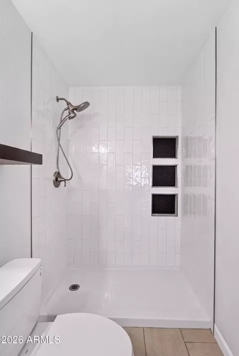Bath - 1361 E Jasper Dr, Gilbert, AZ 85296 photo 2 of 6