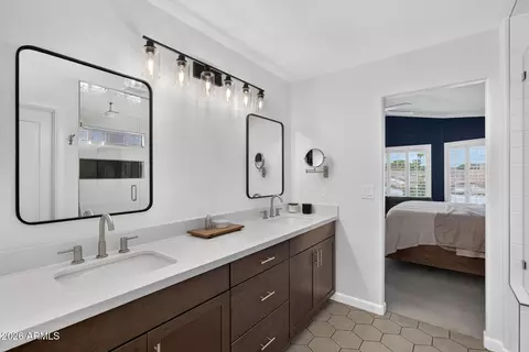 Bath - 1361 E Jasper Dr, Gilbert, AZ 85296 photo 4 of 6