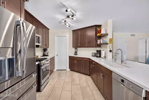 Kitchen - 1361 E Jasper Dr, Gilbert, AZ 85296 photo 1 of 6