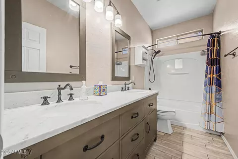 Bath - 3416 S 73rd Dr, Phoenix, AZ 85043 photo 3 of 3