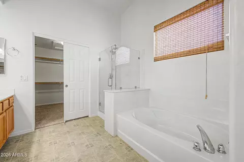 Bath - 3416 S 73rd Dr, Phoenix, AZ 85043 photo 2 of 3