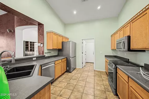 Kitchen - 3416 S 73rd Dr, Phoenix, AZ 85043 photo 1 of 2