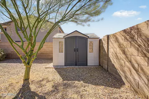 Exterior - 3416 S 73rd Dr, Phoenix, AZ 85043 photo 5 of 7
