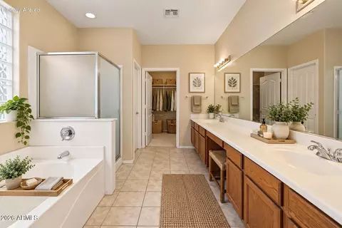 Bath - 3282 E Lexington Ave, Gilbert, AZ 85234 photo 2 of 2