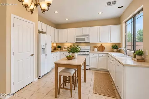 Kitchen - 3282 E Lexington Ave, Gilbert, AZ 85234 photo 2 of 2
