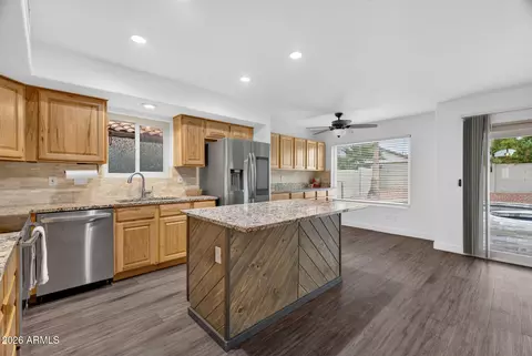 Kitchen - 1301 E Sierra Madre Ave, Gilbert, AZ 85296 photo 2 of 7