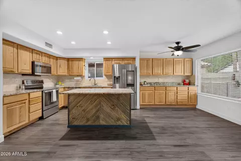Kitchen - 1301 E Sierra Madre Ave, Gilbert, AZ 85296 photo 4 of 7