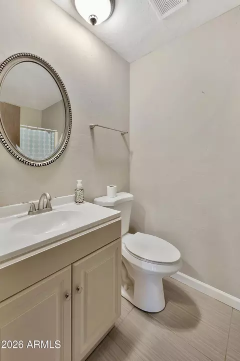 Bath - 4307 N 28th St, Phoenix, AZ 85016 photo 2 of 2
