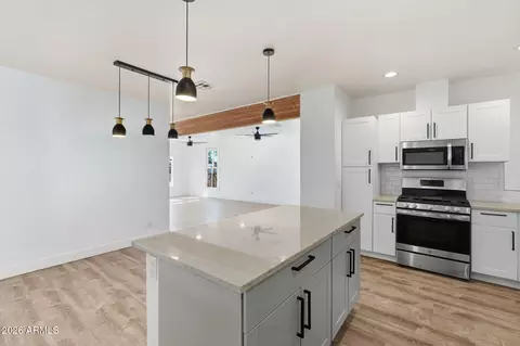 Kitchen - 237 N Lebaron --, Mesa, AZ 85201 photo 3 of 5