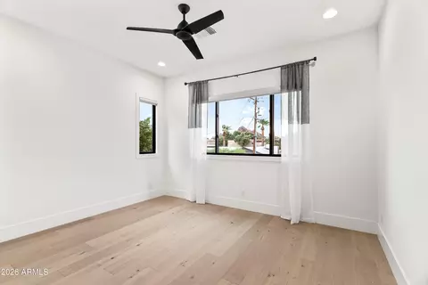 Bedroom - 5513 E Verde Ln, Phoenix, AZ 85018 photo 5 of 5