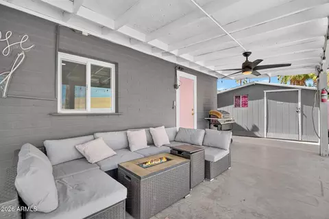 Exterior - 2190 E Greenway Dr, Tempe, AZ 85282 photo 13 of 15