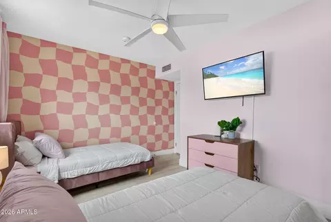 Bedroom - 2190 E Greenway Dr, Tempe, AZ 85282 photo 8 of 10