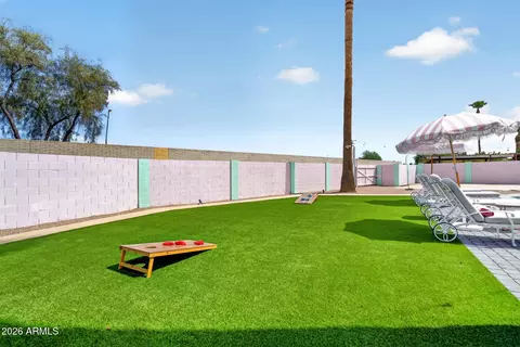 Exterior - 2190 E Greenway Dr, Tempe, AZ 85282 photo 9 of 15
