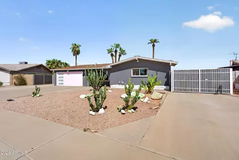 Exterior - 2190 E Greenway Dr, Tempe, AZ 85282 photo 3 of 15