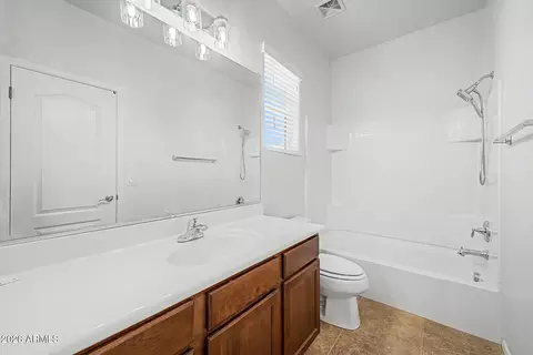 Bath - 4114 E Vest Ave, Gilbert, AZ 85295 photo 4 of 4