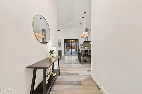 Entry Way - 358 E Whitton Ave, Phoenix, AZ 85012 photo 1 of 4