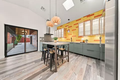 Kitchen - 358 E Whitton Ave, Phoenix, AZ 85012 photo 1 of 4
