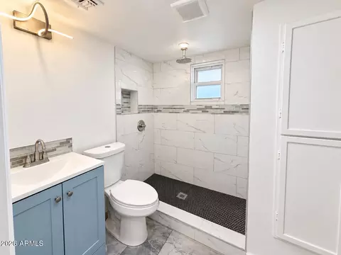 Bath - 1607 S 6th St, Phoenix, AZ 85004 photo 1 of 4