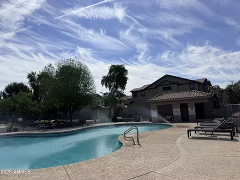 Exterior - 1385 S Joshua Tree Ln, Gilbert, AZ 85296 photo 8 of 10