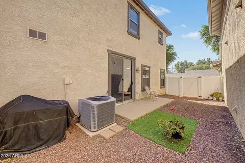 Exterior - 1385 S Joshua Tree Ln, Gilbert, AZ 85296 photo 5 of 10