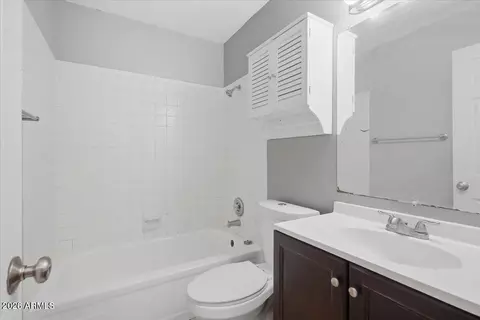 Bath - 2227 W Mohawk Ln, Phoenix, AZ 85027 photo 1 of 2