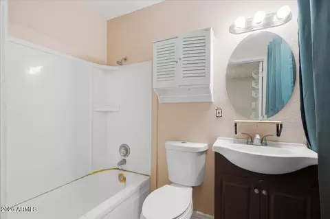 Bath - 2227 W Mohawk Ln, Phoenix, AZ 85027 photo 2 of 2