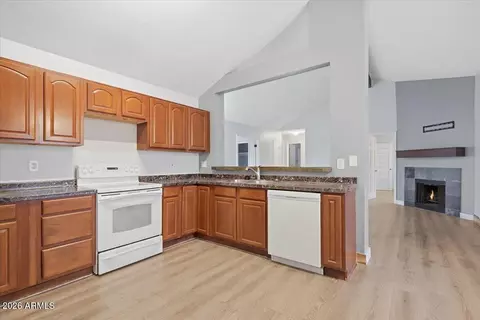 Kitchen - 2227 W Mohawk Ln, Phoenix, AZ 85027 photo 2 of 2