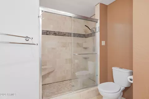 Bath - 1023 E Derby Dr, Tempe, AZ 85284 photo 3 of 5