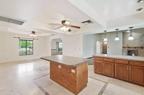 Living - 1023 E Derby Dr, Tempe, AZ 85284 photo 6 of 8