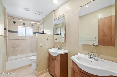 Bath - 1023 E Derby Dr, Tempe, AZ 85284 photo 5 of 5