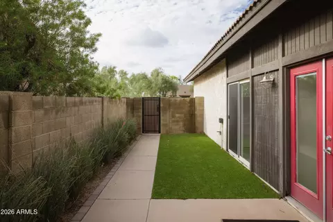 Exterior - 3142 E Clarendon Ave, Phoenix, AZ 85016 photo 7 of 8