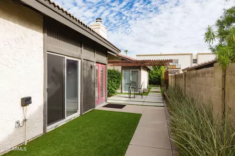 Exterior - 3142 E Clarendon Ave, Phoenix, AZ 85016 photo 6 of 8