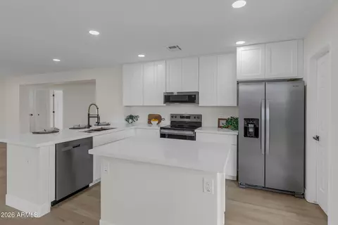 Kitchen - 5233 E Flower Ave, Mesa, AZ 85206 photo 3 of 6