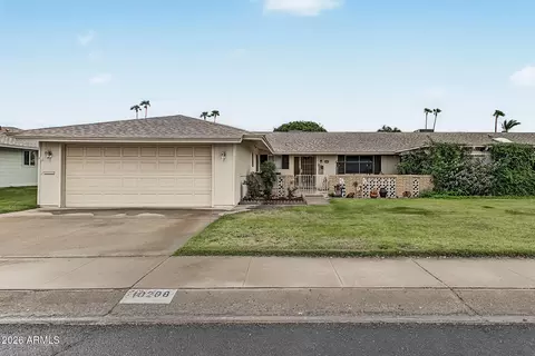 10208 W Kingswood Cir, Sun City, AZ 85351