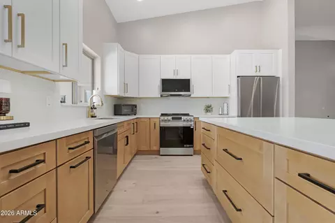 Kitchen - 1825 E Marilyn Rd, Phoenix, AZ 85022 photo 5 of 6