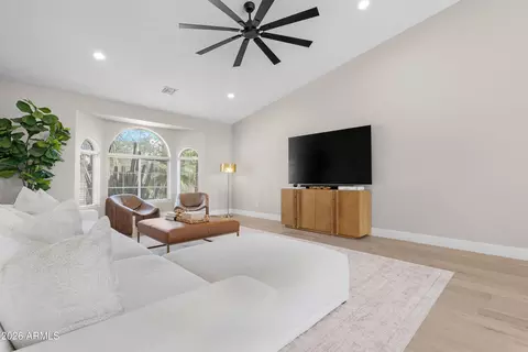 Living - 1825 E Marilyn Rd, Phoenix, AZ 85022 photo 3 of 4