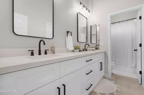 Bath - 1825 E Marilyn Rd, Phoenix, AZ 85022 photo 7 of 7